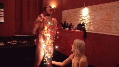 11957 - Needle torture - living Christmas tree