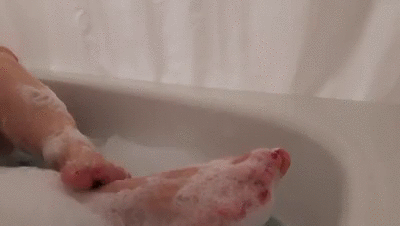 13272 - Relax in a bubble bath