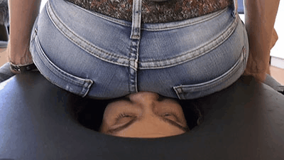 14162 - Pathetic loser in the facesitting box