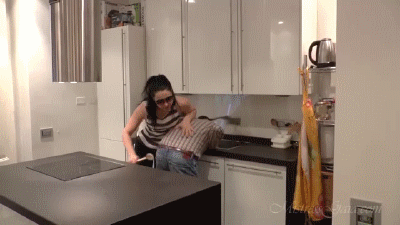 2572 - MISTRESS GAIA - KITCHEN CAPERS - HD version