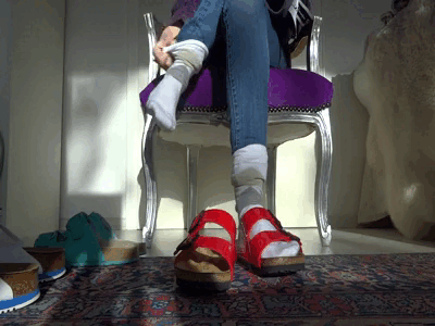 29865 - Socks sniffing, slippers show and cumming on socks
