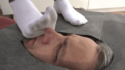 30625 - Slave's face under stinky socks and painful boots