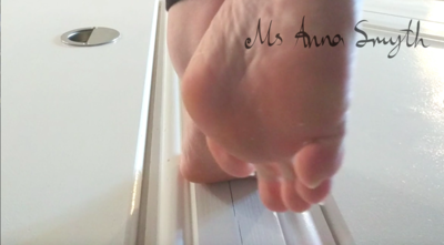 3550 - Dirty Feet in need of pampering!