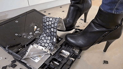 5092 - Crushing the slave's laptop under ankle boots