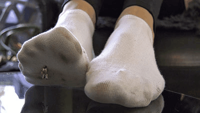 9416 - Little pervert tortured under stinky socks